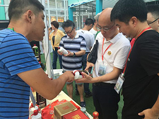 南平市五屆政協(xié)委員蒞臨雙龍戲珠酒廠參觀調(diào)研