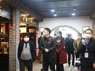 市委書記陳建新調研雙龍戲珠酒業(yè)復工復產工作