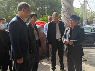 福建省政協(xié)副主席、黨組副書記張兆民視察調(diào)研雙龍戲珠酒業(yè)