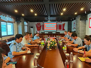 市場(chǎng)質(zhì)量監(jiān)督管理局普法座談會(huì) ---走進(jìn)雙龍戲珠酒業(yè)